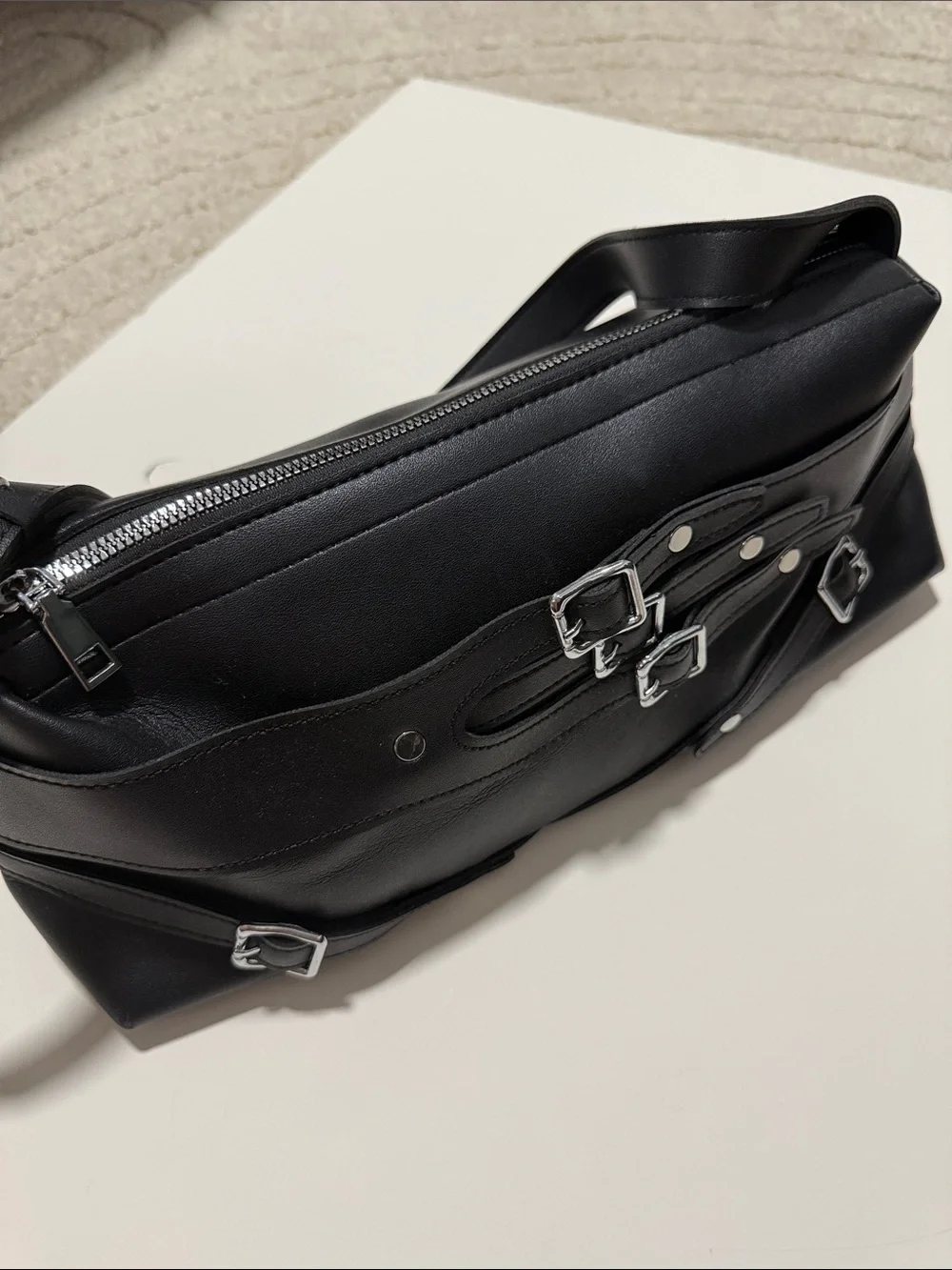 N/A sleek black